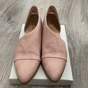 Light pink flats.